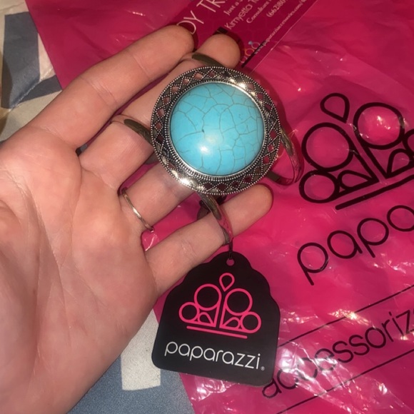 Paparazzi Bracelet - Picture 3 of 3